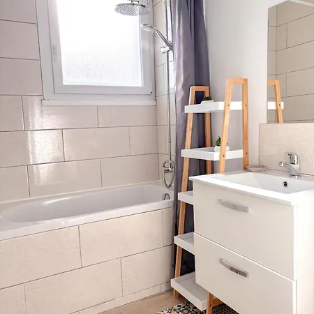 T4 Proche Plage&commodités, Vivez Nazaire! Appartamento