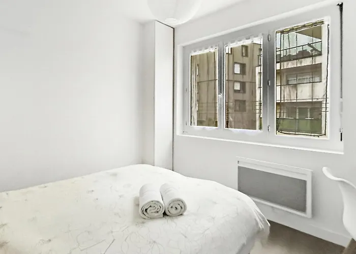 T4 Proche & Commodites, Vivez Nazaire! Apartamento *